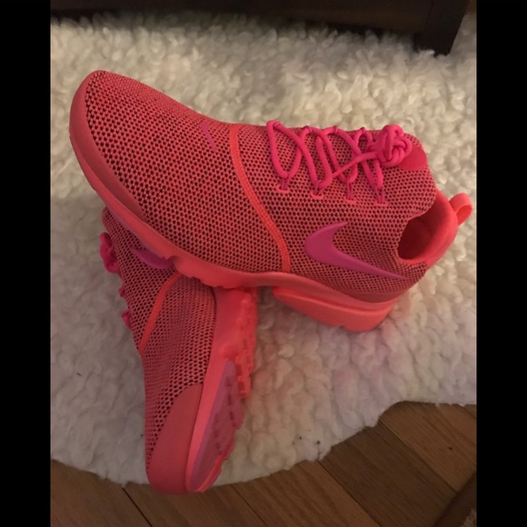 Nike running shoes - Picture 1 of 5